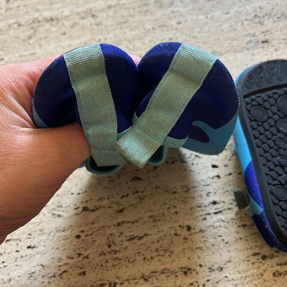 2 Pair Toddler Water Shoes - Picture 3 of 8